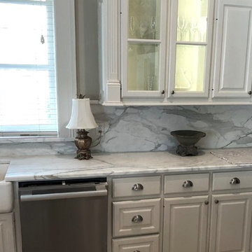 Calacatta Gold Kitchen with Backsplash