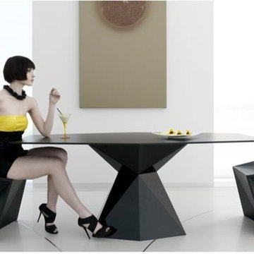 Vertex Outdoor Dining Table and Chairs
