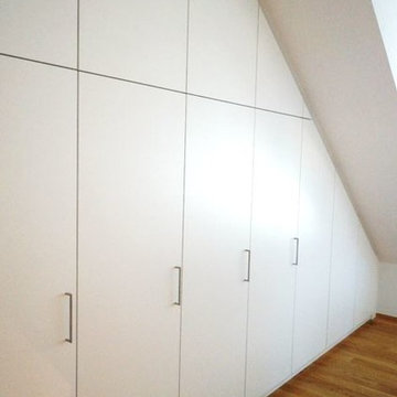 Einbauschrank in Dachschräge
