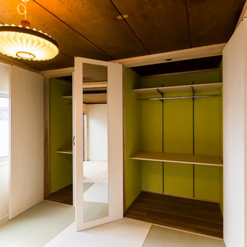 若い夫婦がヴィンテージカーと暮らすW House