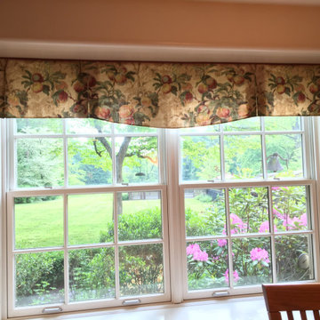 Shaped box pleated valance