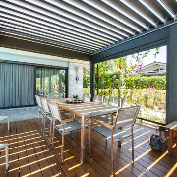 Modern Outdoor Seating Area With Beautiful Garden, Modern House, Remodeling Idea