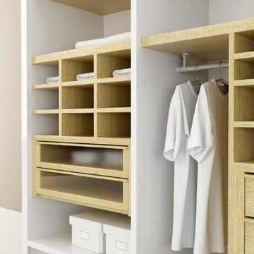 Reach in closet