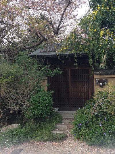 Traditional Japanese House Design: An Overview