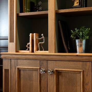 BESPOKE CLASSIC FITTED LIBRARY IN OAK