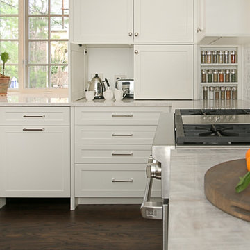 Simply Beautiful: Hinsdale Transitional