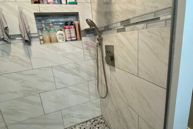 Inspiration for a transitional bathroom remodel in New York