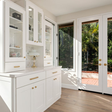Classic white and gold kitchen