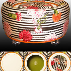TrueBee&reg; Design - 'Betsey' CROWN Storage Ottoman by TrueBee&reg; Design - Footstools And Ottomans