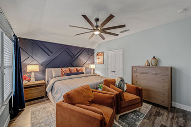 Bedroom - modern bedroom idea in Dallas