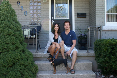 This is an example of a traditional porch design in Toronto.