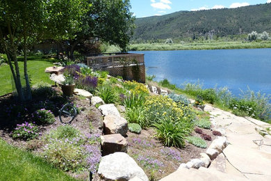 Inspiration for a traditional landscaping in Denver.
