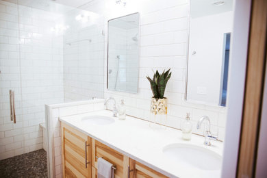 Minimalist bathroom photo in New York