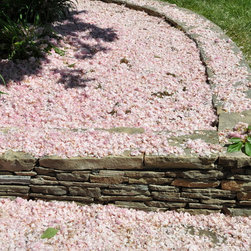 Garden Walls - Landscaping Stones And Pavers