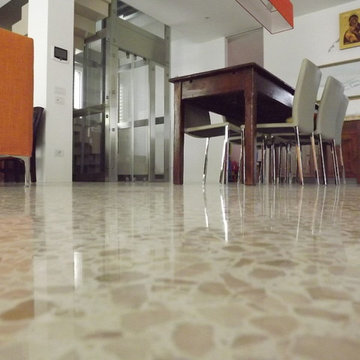 A casa di Elena e Alberto pavimenti in seminato alla Veneziana