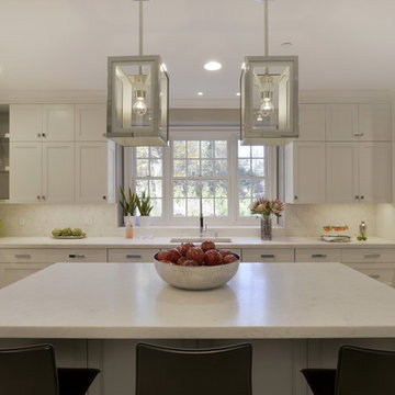 Traditional w/ Contemporary Style!