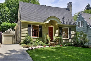 Example of an exterior home design in Portland