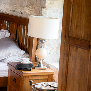 Close Up: Natural Rustic Oak Bedroom