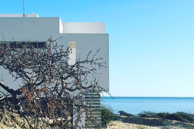 Example of a minimalist balcony design in Other