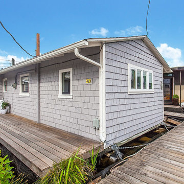 Anne's Houseboat