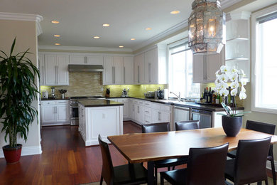 Inspiration for a transitional kitchen remodel in Los Angeles