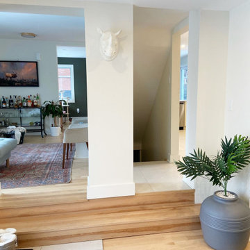 Mudroom entryway design in Le Plateau, Montreal