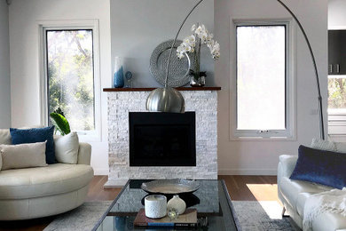 Contemporary living room in Sydney.