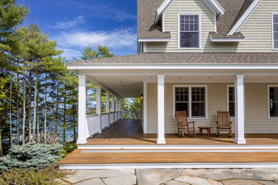 Contemporary on the rocky cliffs of Georgetown, Maine