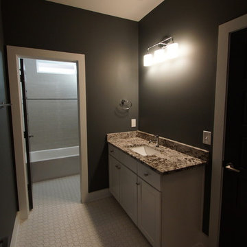 Bathroom/Laundry Room