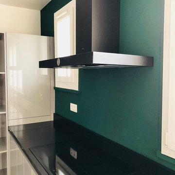 Un mur vert sapin - Une Maison à Colombes