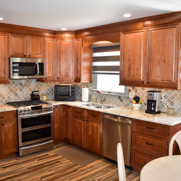 Langhorne Traditional Raised Maple