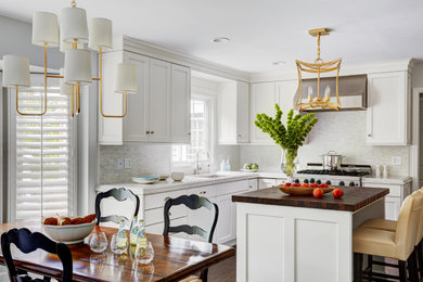 Example of a classic kitchen design in Chicago