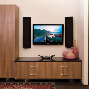 Inspiration for a home theater remodel in Montreal