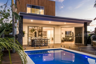 Inspiration for a large contemporary pool in Gold Coast - Tweed.