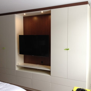 WARDROBE STORAGE / TV UNIT