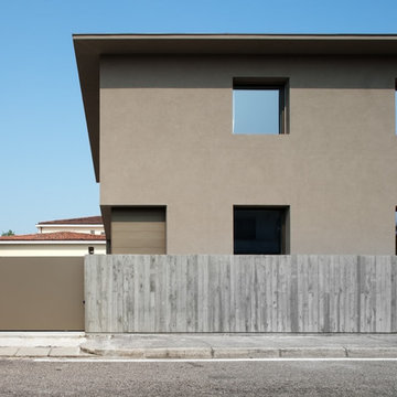 HOUSE 028