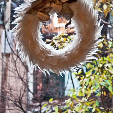 71 Willow Brownstone Christmas Dispaly