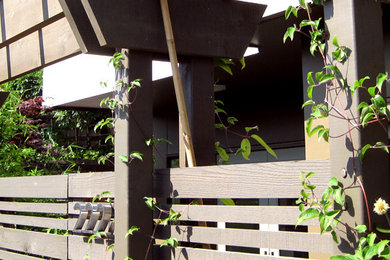 Design ideas for a modern landscaping in Seattle.