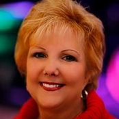 Julie Lewis's photo