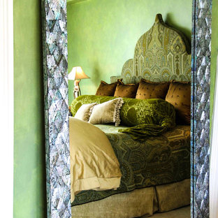 Esempio di una camera da letto etnica