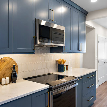 Showplace EVO Pendleton Kitchen in Smokey Blue and Quartersawn Oak Sable