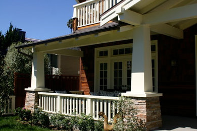 Design ideas for an arts and crafts exterior in Los Angeles.