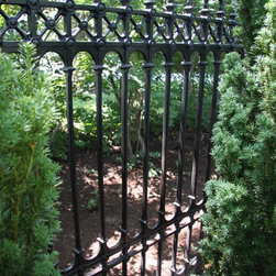 Heritage Cast Iron USA Stirling Full Height Fence - Home Fencing And Gates