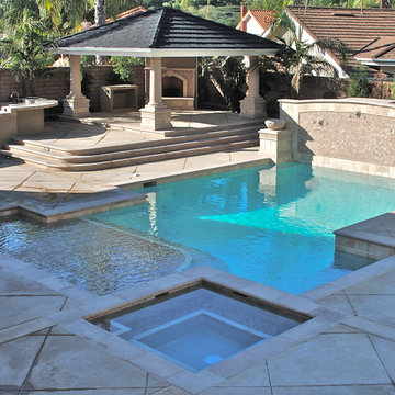Orange County' s Exciting  Custom Pools