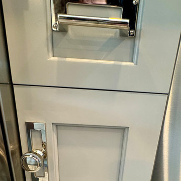 Polished nickel hardware