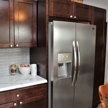 Hebron, IN. Haas Lifestyle Collection. Dark Maple Kitchen