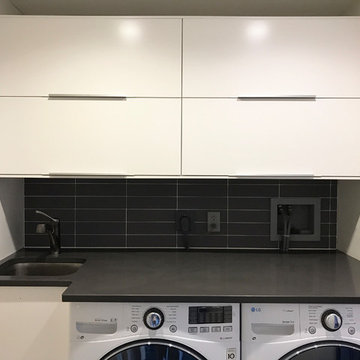 Laundry Room/Bathroom