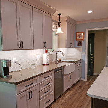Two-Tone Transitional Kitchen Design