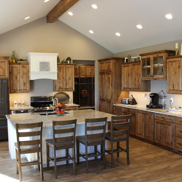 Rustic Maple & Painted Cabinets