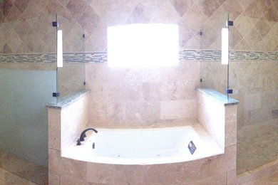 Example of a minimalist bathroom design in Other